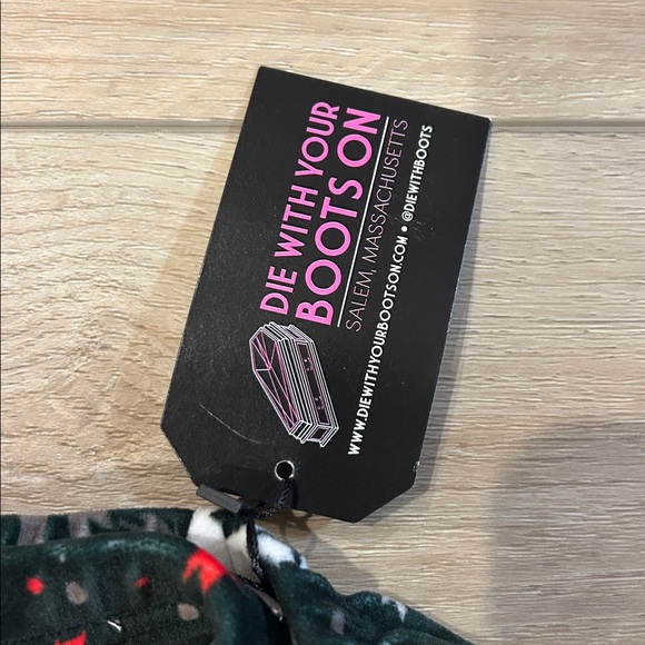 NWT ArtsCow Halloween velvet skirt size XS - Picture 3 of 4